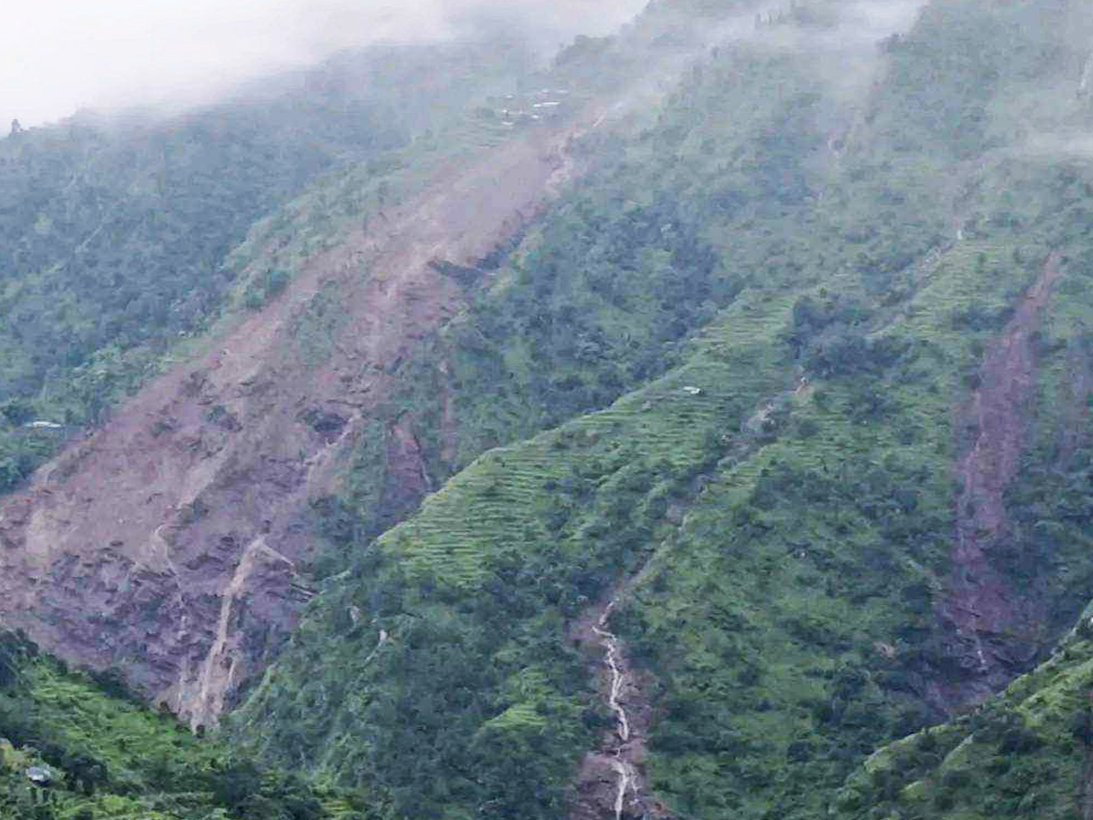 दोलखा अपडेट : दुई जनाको शव भेटियो, दुई अझै बेपत्ता